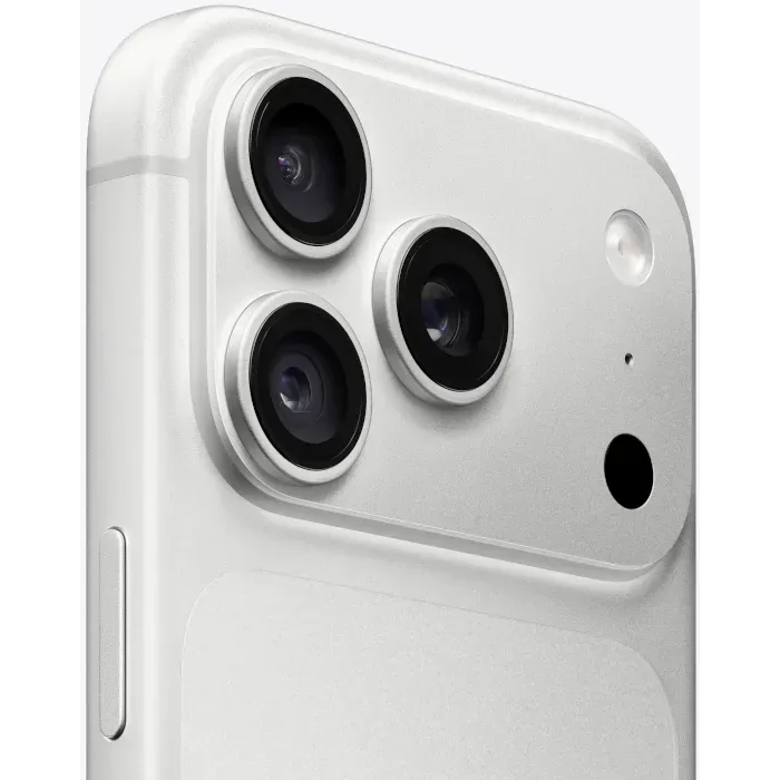 Apple iPhone 18 Pro in Silver, close-up of the three 48MP cameras, flash and LiDAR Scanner