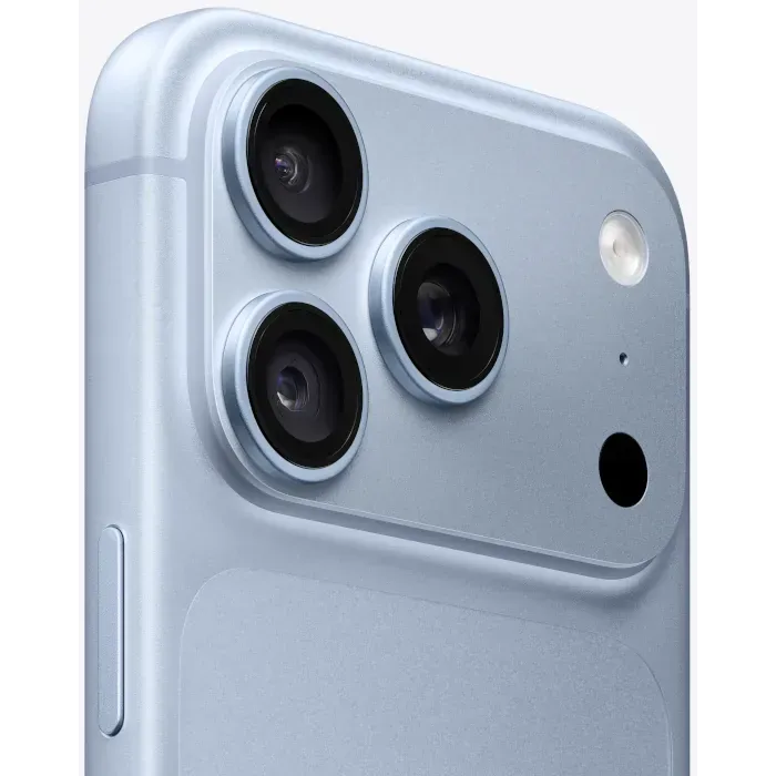 Apple iPhone 18 Pro in Glacier, close-up of the three 48MP cameras, flash and LiDAR Scanner